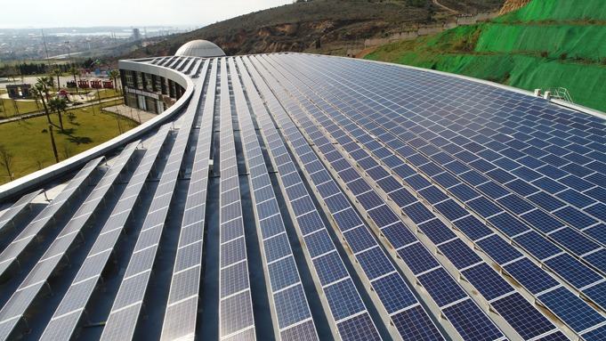 Large rooftop solar array